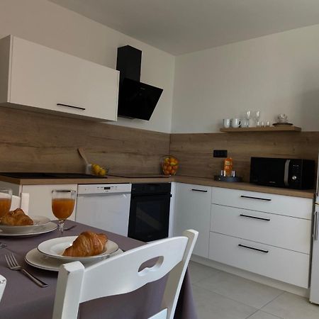 Sunny Apartment In Rijeka Ngoại thất bức ảnh