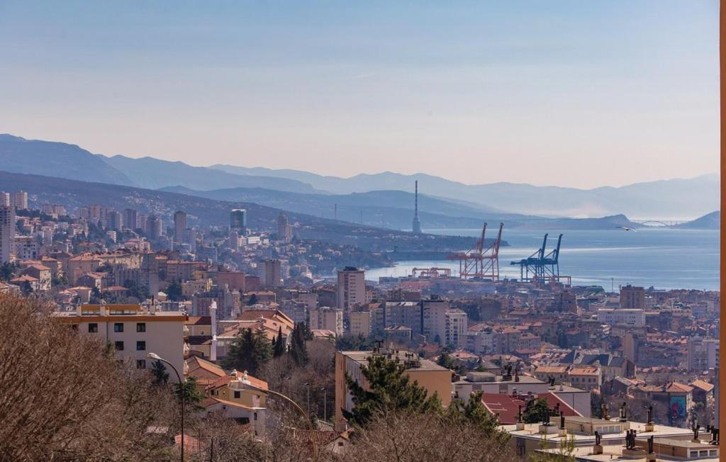 Sunny Apartment In Rijeka Ngoại thất bức ảnh